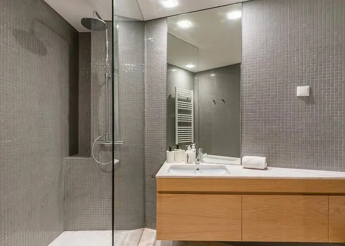 New Lux 2br Flat Free Parking Cedofeita Lägenhet Oporto